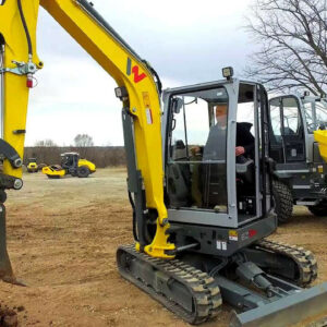 Mini-pelle Zero Tail WACKER NEUSON EZ36, excavatrice sur chenilles, Tony-Mat tractopelle et matériel BTP Bretagne Morbihan