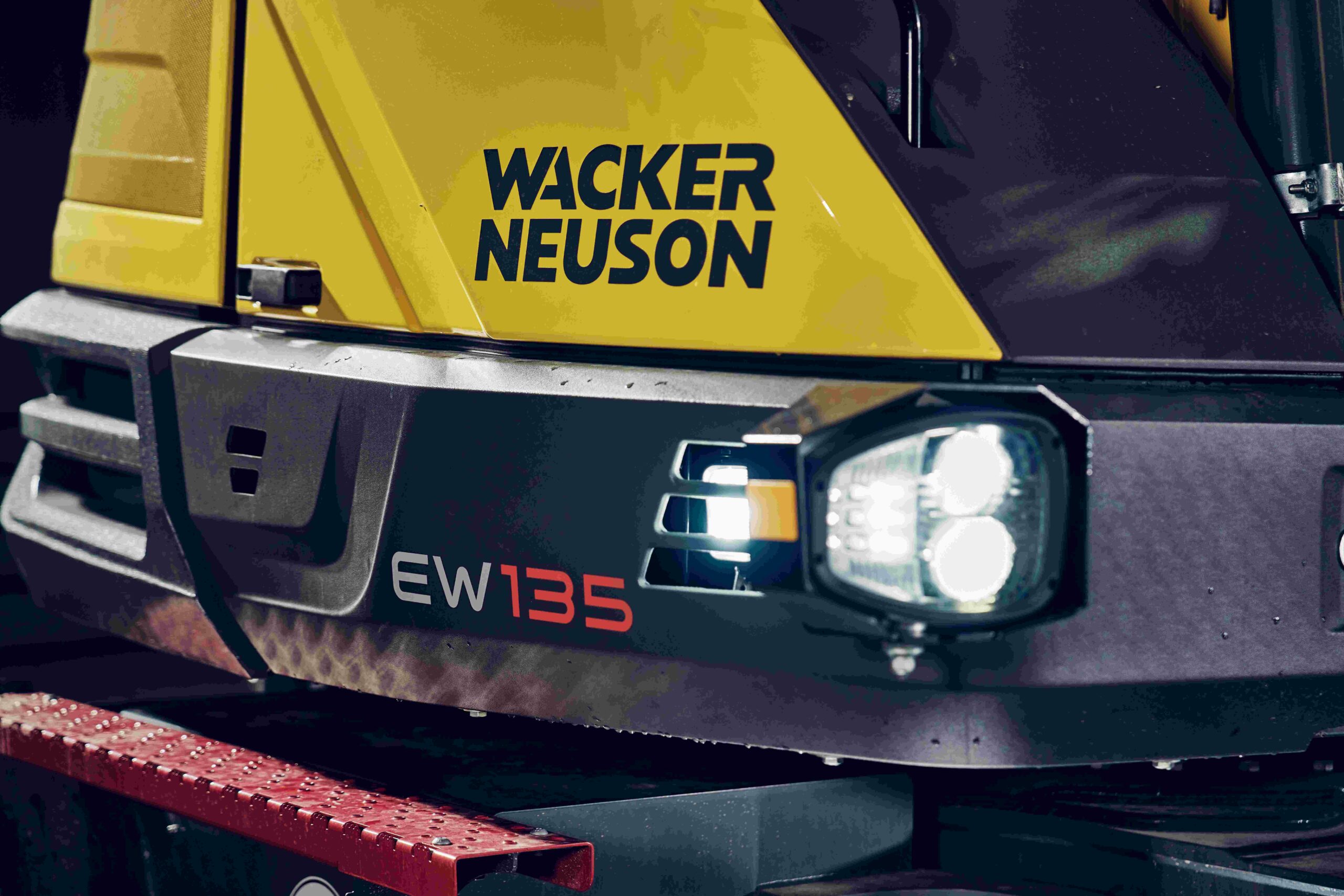 PELLE SUR PNEUS WACKER NEUSON - EW135 – Image 3